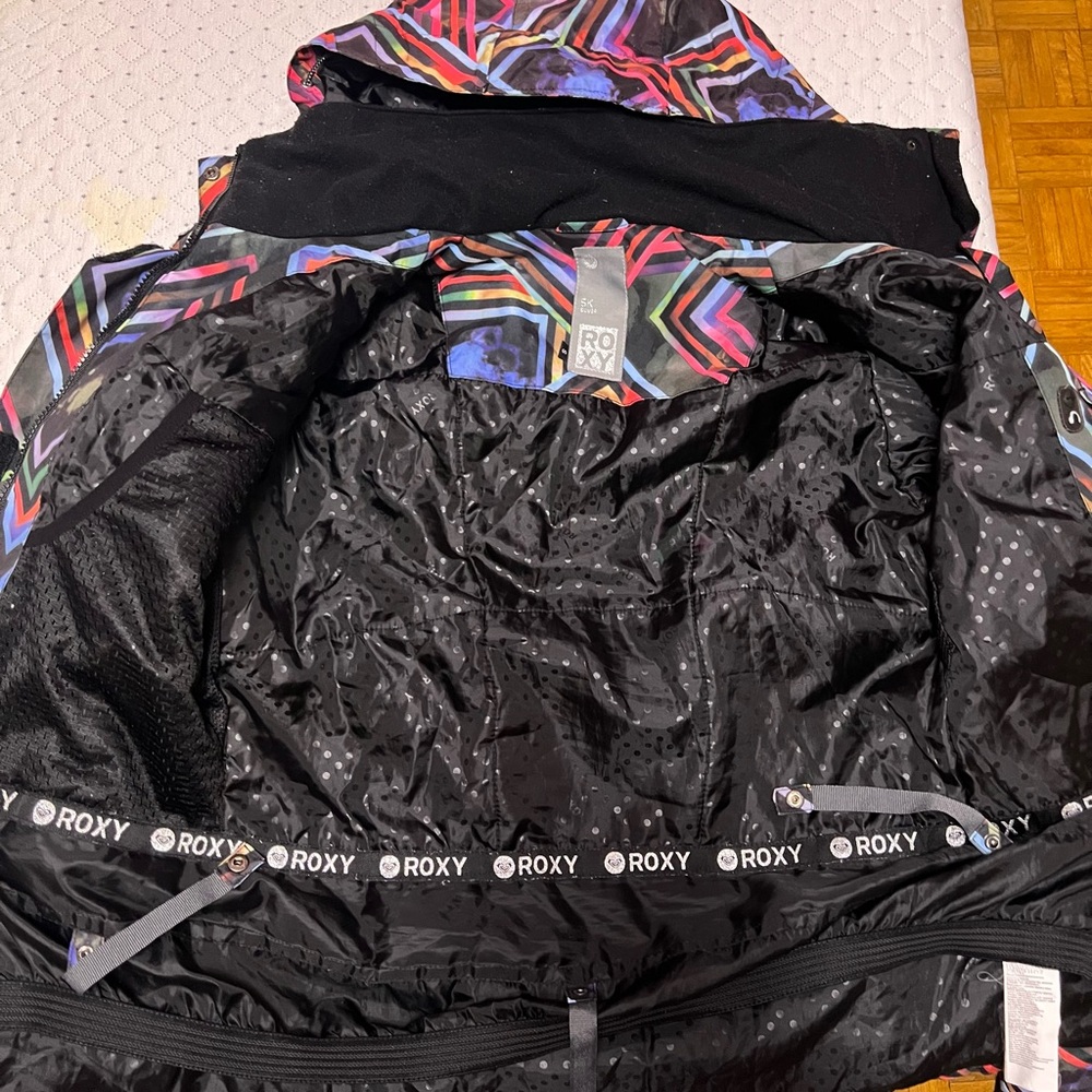 Roxy Multicolor Geometric Jacket - Picture 8 of 9